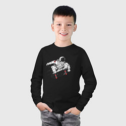 Лонгслив хлопковый детский Космонавт, катающийся на скейтборде An astronaut r, цвет: черный — фото 2