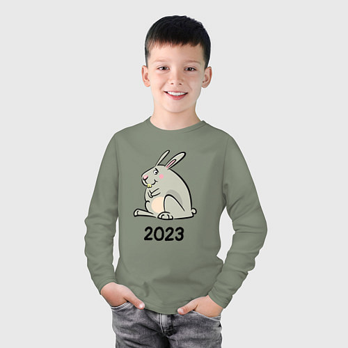 Детский лонгслив Большой кролик 2023 / Авокадо – фото 3