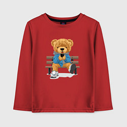 Детский лонгслив Плюшевый медведь на скамейке