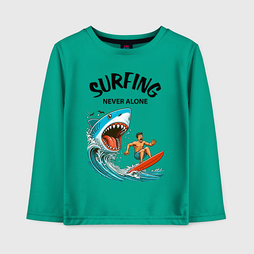 Детский лонгслив Shark and surfer - never alone / Зеленый – фото 1