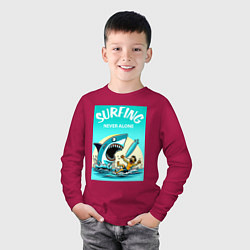 Лонгслив хлопковый детский Surfing never alone - shark and surfer, цвет: маджента — фото 2