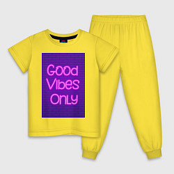 Пижама хлопковая детская Неоновая надпись good vibes only и кирпичная стена, цвет: желтый