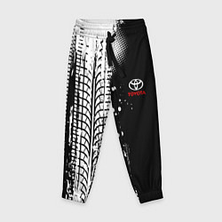 Детские брюки Тойота - следы от шин