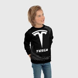Свитшот детский Tesla speed на темном фоне со следами шин, цвет: 3D-черный — фото 2