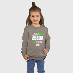 Свитшот хлопковый детский I Paused Zelda To Be Here с зелеными стрелками, цвет: утренний латте — фото 2