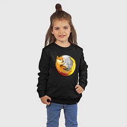 Свитшот хлопковый детский Пёсик Доге охватывает планету, цвет: черный — фото 2