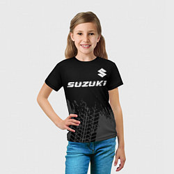 Футболка детская Suzuki speed на темном фоне со следами шин: символ, цвет: 3D-принт — фото 2