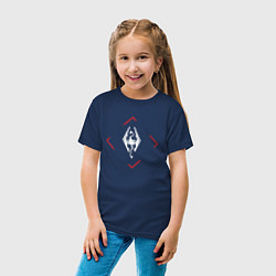 Футболка хлопковая детская Символ Skyrim в красном ромбе, цвет: тёмно-синий — фото 2