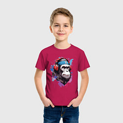 Футболка хлопковая детская Шимпанзе в наушниках, цвет: маджента — фото 2