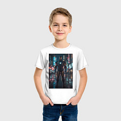 Футболка хлопковая детская Железный человек посреди ночного города, цвет: белый — фото 2