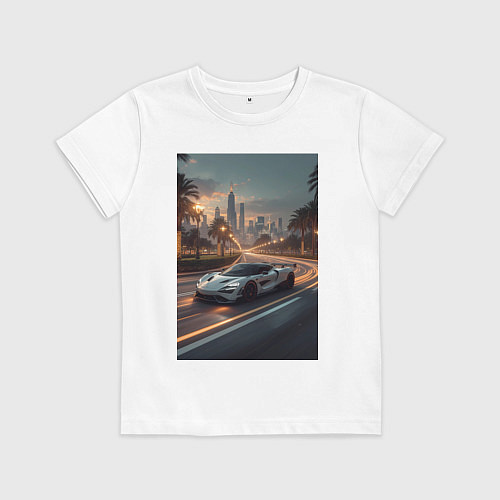 Детская футболка Белый суперкар едет по аллее в город / Белый – фото 1
