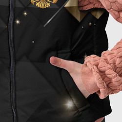 Детский жилет Золотой герб России на черно-золотой текстуре, цвет: 3D-красный — фото 2