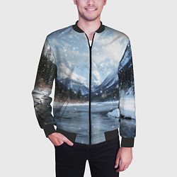 Бомбер мужской Снежный горный пейзаж с елями и рекой, цвет: 3D-черный — фото 2