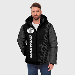 Куртка зимняя мужская Daewoo speed на темном фоне со следами шин: по-вер, цвет: 3D-черный — фото 2