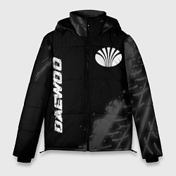 Мужская зимняя куртка Daewoo speed на темном фоне со следами шин: надпис