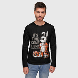 Лонгслив мужской Ils time to come to light 2023, цвет: 3D-принт — фото 2