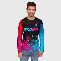 Лонгслив мужской Skoda - neon gradient: символ сверху, цвет: 3D-принт — фото 2