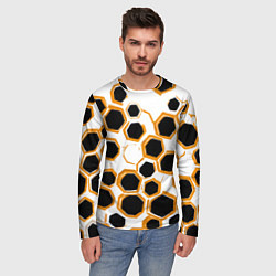 Лонгслив мужской Чёрно-жёлтые шестиугольники на белом фоне, цвет: 3D-принт — фото 2