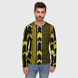 Лонгслив мужской Жёлтые обои на чёрном фоне, цвет: 3D-принт — фото 2