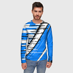 Лонгслив мужской Чёрно-белые глитч полосы на синем фоне, цвет: 3D-принт — фото 2