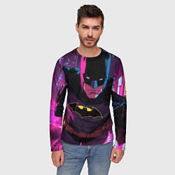Лонгслив мужской Бэтмен в фиолетовом свете, цвет: 3D-принт — фото 2