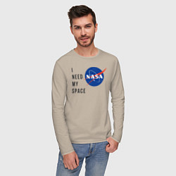 Лонгслив хлопковый мужской Nasa i need my space, цвет: миндальный — фото 2