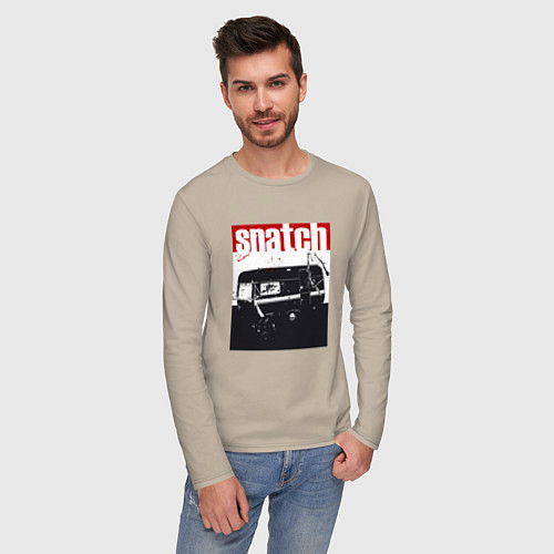 Мужской лонгслив Большой куш Гай Ричи / Миндальный – фото 3