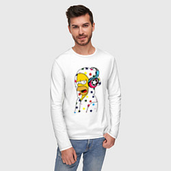 Лонгслив хлопковый мужской Гомер Симпсон в звёздном балахоне и в наушниках, цвет: белый — фото 2