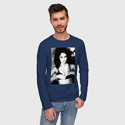 Лонгслив хлопковый мужской Дерзкая Моника Беллуччи - Monica Bellucci, цвет: тёмно-синий — фото 2