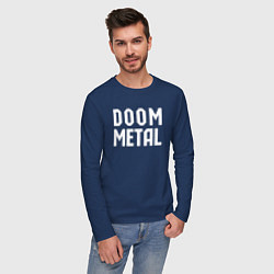 Лонгслив хлопковый мужской Надпись Doom metal, цвет: тёмно-синий — фото 2