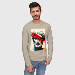 Лонгслив хлопковый мужской Штрих на античной статуе, цвет: миндальный — фото 2