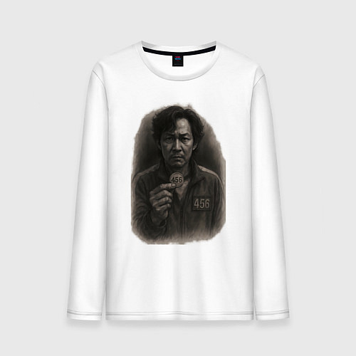 Мужской лонгслив Игрок 456 держит свой жетон - Игра в кальмара / Белый – фото 1