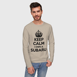 Лонгслив хлопковый мужской Keep Calm & I own a Subaru, цвет: миндальный — фото 2