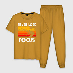 Пижама хлопковая мужская Never lose focus, цвет: горчичный