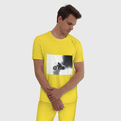 Пижама хлопковая мужская Крутой байкер скетч, цвет: желтый — фото 2