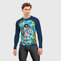 Рашгард мужской Космонавт в реке и желтые цветы, цвет: 3D-принт — фото 2