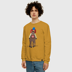 Свитшот хлопковый мужской Гонщик на лошади, цвет: горчичный — фото 2