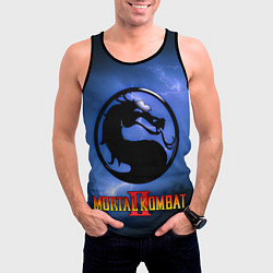 Майка-безрукавка мужская Мортал комбат 2 - логотип, цвет: 3D-черный — фото 2