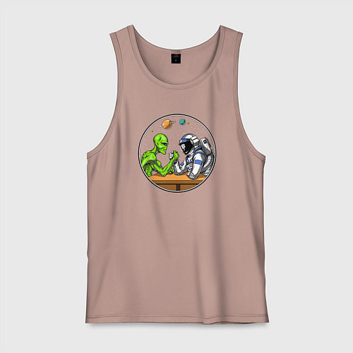 Мужская майка Армрестлинг пришелец против космонавта / Пыльно-розовый – фото 1