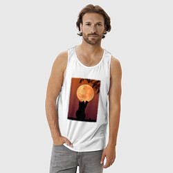 Майка мужская хлопок Кот трогает луну, цвет: белый — фото 2