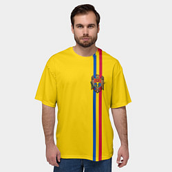 Футболка оверсайз мужская Молдавия: лента с гербом, цвет: 3D-принт — фото 2