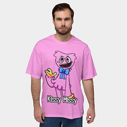 Футболка оверсайз мужская POPPY PLAYTIME - КИССИ МИССИ МАШЕТ РУКОЙ, цвет: 3D-принт — фото 2