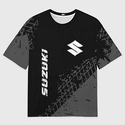 Мужская футболка оверсайз Suzuki Speed на темном фоне со следами шин