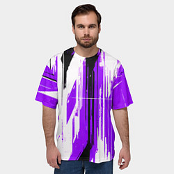 Футболка оверсайз мужская Вертикальные чёрно-белые линии на фиолетовом фоне, цвет: 3D-принт — фото 2