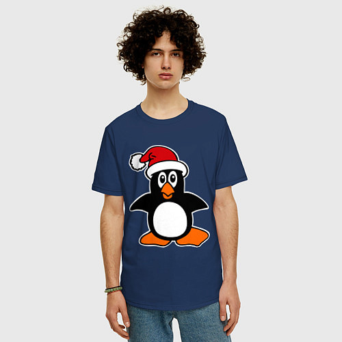 Мужская футболка оверсайз Новогодний пингвин / Тёмно-синий – фото 3