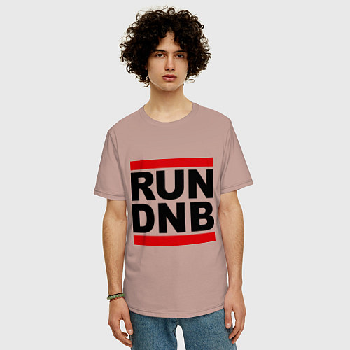 Мужская футболка оверсайз RUN DNB / Пыльно-розовый – фото 3