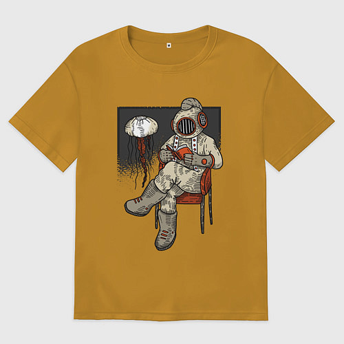 Мужская футболка оверсайз Читающий книгу водолаз / Горчичный – фото 1