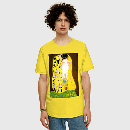 Мужская футболка оверсайз Густав Климт влюблённые поцелуй с котом / Желтый – фото 3