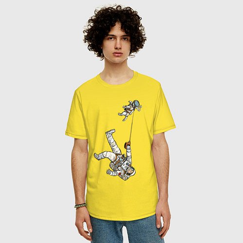 Мужская футболка оверсайз Космическое выгуливание пса / Желтый – фото 3