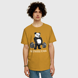 Футболка оверсайз мужская Это настоящая борьба - панда штангист, цвет: горчичный — фото 2